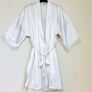 Apt 9 bright white Satin Embroidery "Bride" back lace trim wrap long Robe size M
